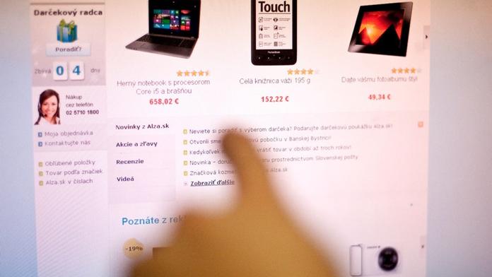 Češi v předvánočních nákupech trhali rekordy. Na internetu utratili 18 miliard!