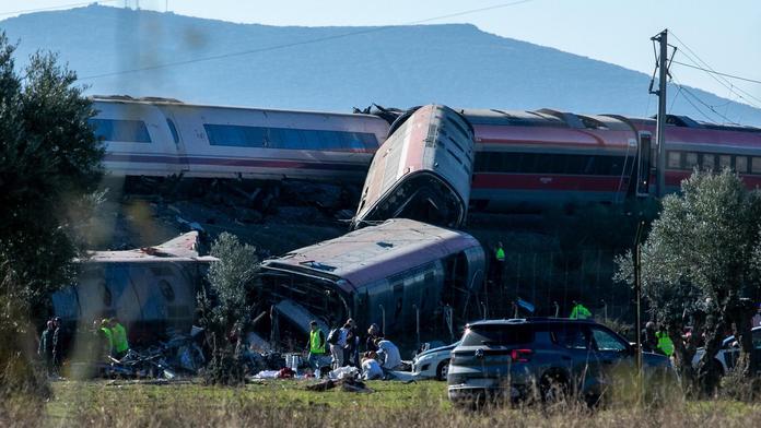 Tragická železniční nehoda ve Španělsku: Ptejte se španělského novináře i experta na dopravu