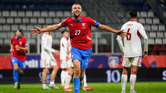 Souček jako kapitán zřejmě dosloužil. Nechci je měnit jako fusekle, říká Koubek