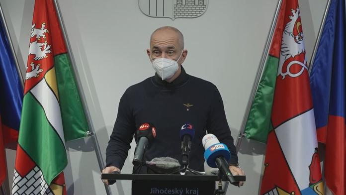Jihočeský kraj žádá omezení akcí. Vyzval seniory, ať omezí kontakt i s rodinou