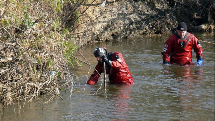 V Bečvě našli lidské ostatky, může jít o někoho z pohřešovaných