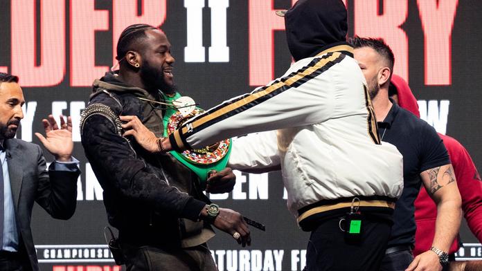 Kvůli šarvátce dostali zákaz! Za boxery se přimluvil Conor McGregor