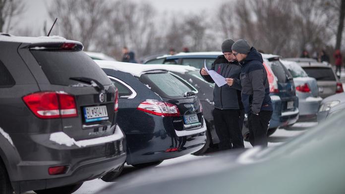 Nákup ojetého auta: Na jaké výbavě se dá nejvíc vydělat?
