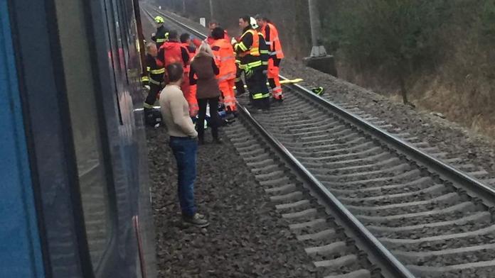 Vlak na koridoru u Prahy srazil člověka, spoje nabraly zpoždění