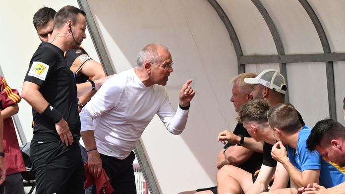 Rada neudržel nervy a dostal červenou, Pardubice zůstávají v Chance Lize