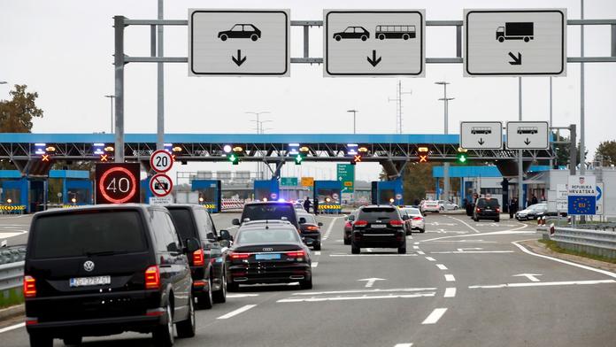 Na Balkáně otevřeli hraniční most, spojí Chorvatsko s Bosnou