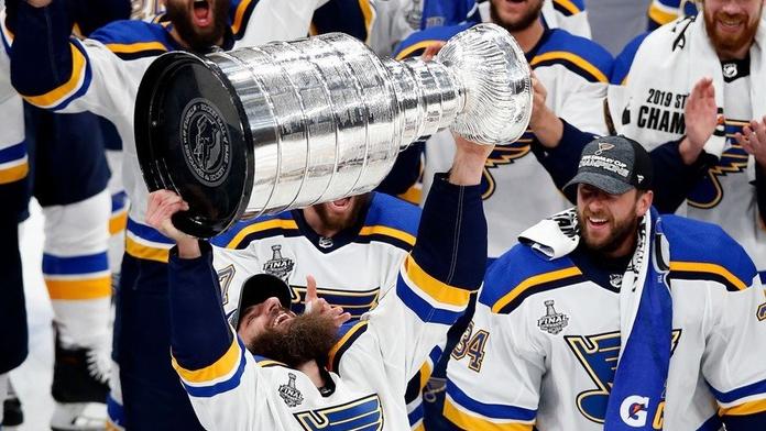 Stanley Cup zvedal i vousáč, co nikdy nevyhrál zápas play off!