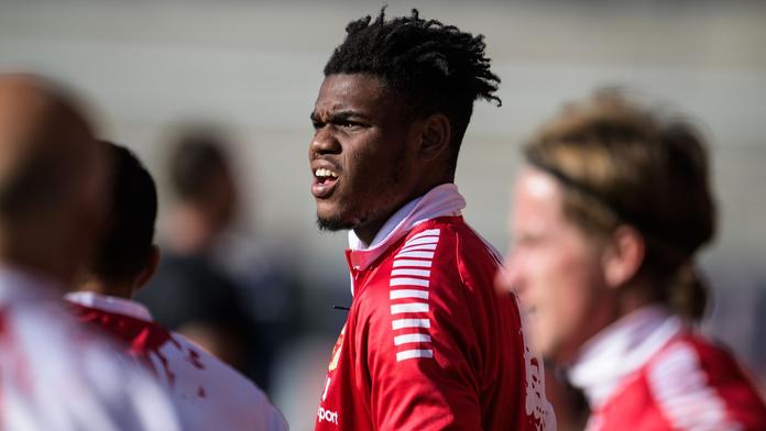 Vince Osuji by mohl odejít z Kalmaru do pražské Slavie