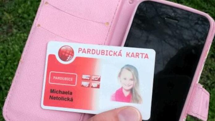 Dobrý skutek: David našel iphone, tisíce lidí pomohly najít majitelku