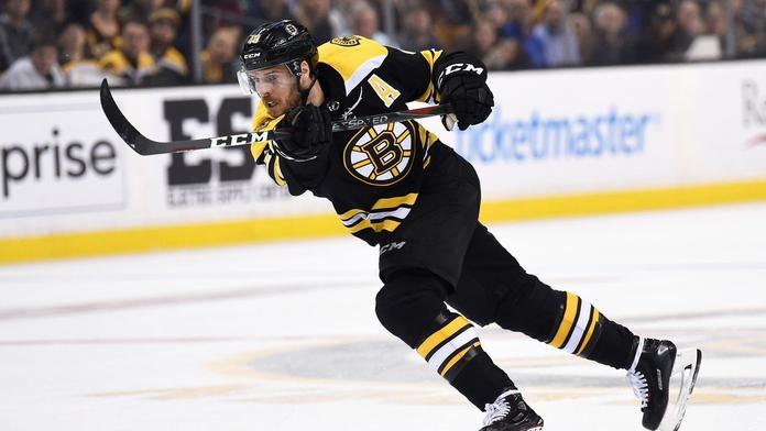 Krejčí asistoval u gólu, Boston ale nakonec s Chicagem prohrál
