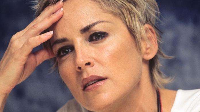 Sharon Stoneové našli nádor na děloze. Doktoři udělali chybu a léčili něco jiného