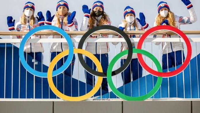 Češi poznávají olympijské stadiony. Fernstädtová pózuje s jamajským bobem