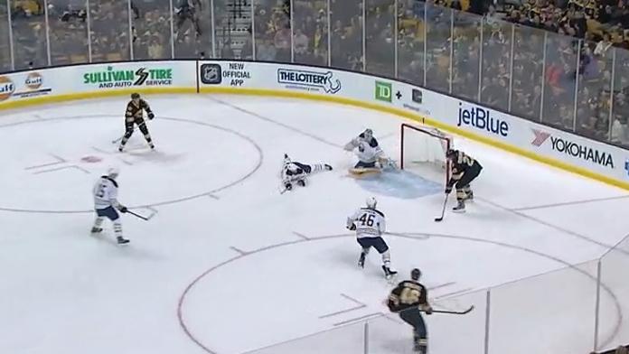 Český ťukes v NHL: Podívejte se, jak válí Krejčí s Pastrňákem!