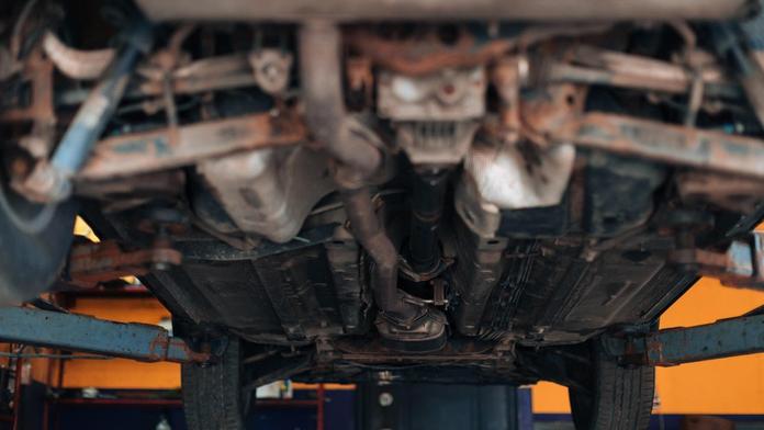 Nenechte si sežrat auto! Základní jarní údržbu zvládnete sami