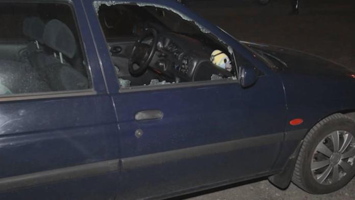 Muž dal auto do servisu, z bundy uvnitř mu zmizelo 130 tisíc!