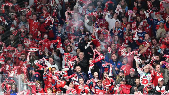 GLOSA: Peníze Petra Dědka pomohly. Pardubický titul ale patří fanouškům