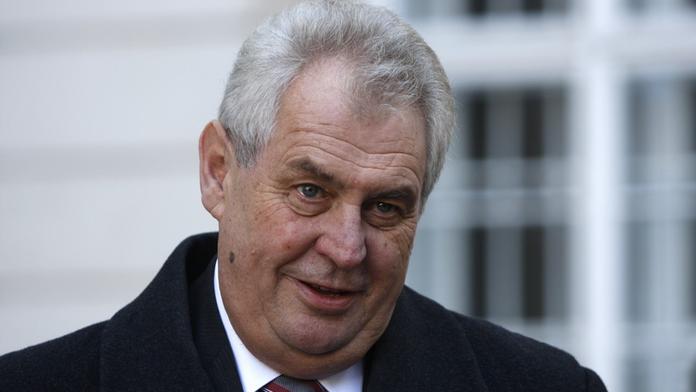 POTVRZENO: Zeman se ve volbách utká s Paroubkem