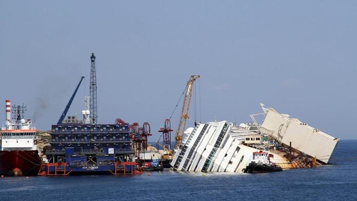 Přímý přenos z vyprošťování lodě Costa Concordia