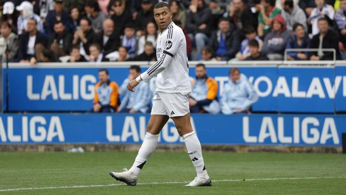 Mbappé má obrovské štěstí. Za šílený zákrok dostal minimální trest