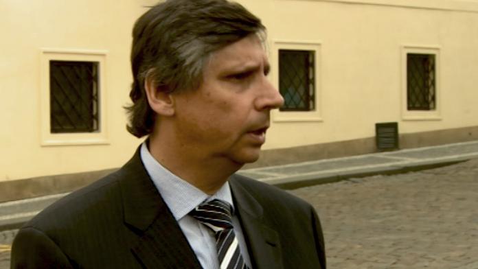 Jan Fischer: Schodek rozpočtu navrhneme do 150 miliard