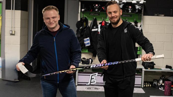 Rachůnek trefil hokejkou fanouška do hlavy. Příběh má ale šťastný konec