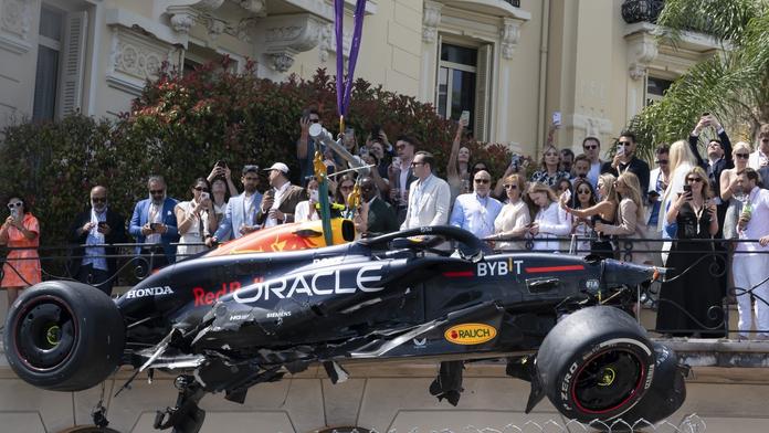 Stáj Red Bull se plácne přes kapsu. Oprava vozu je vyjde na desítky milionů