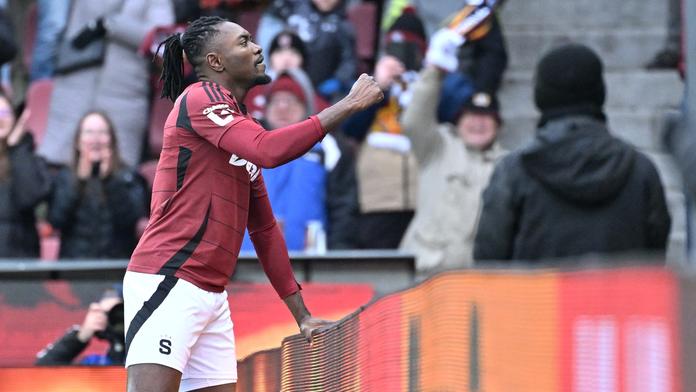 Sparta vyhrála v lize potřetí za sebou. Proti Jablonci rozhodl Olatunji