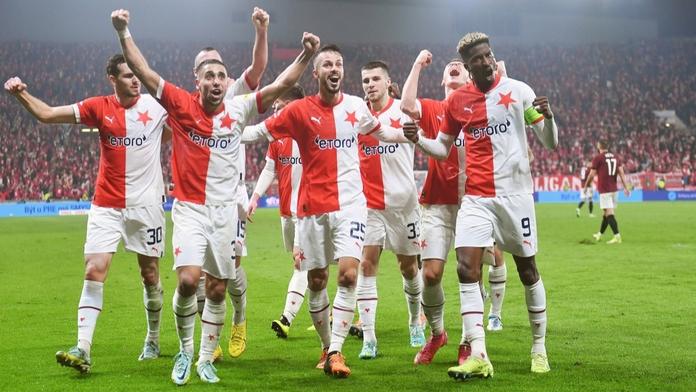 Slavia v derby přepisovala rekordy, Priske se omlouvá fanouškům