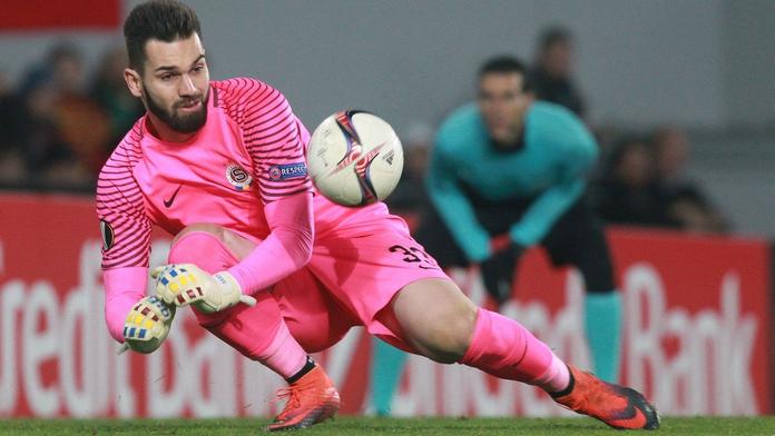 Koubek do Francie? Sparta chudší o gólmana, bohatší o 78 milionů!