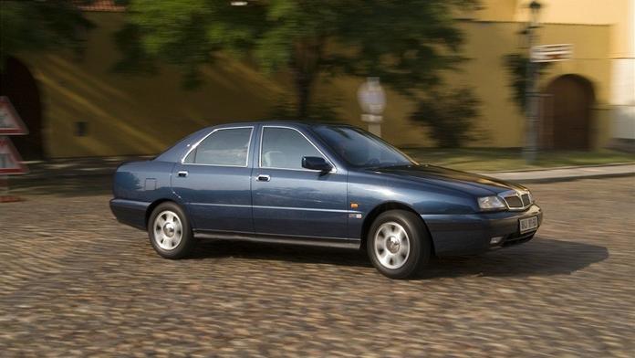 Proč dát 400 tisíc za starou lancii? Tohle auto má unikátní příběh