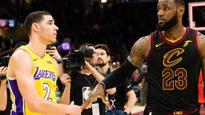 LeBron si poradil s Lakers, Durant zachraňoval Golden State