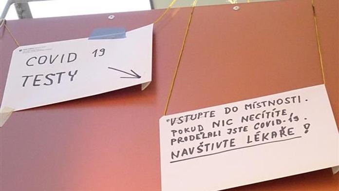 Kdo necítí zápach hadů, má covid. Muži z Brna vadili sousedovi plazi