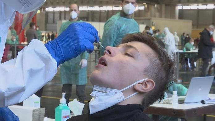 Otázky a odpovědi k nebezpečnosti zmutovaného viru SARS-CoV-2