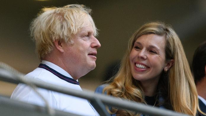 Britský premiér Boris Johnson má další dítě. Je to jeho sedmý potomek
