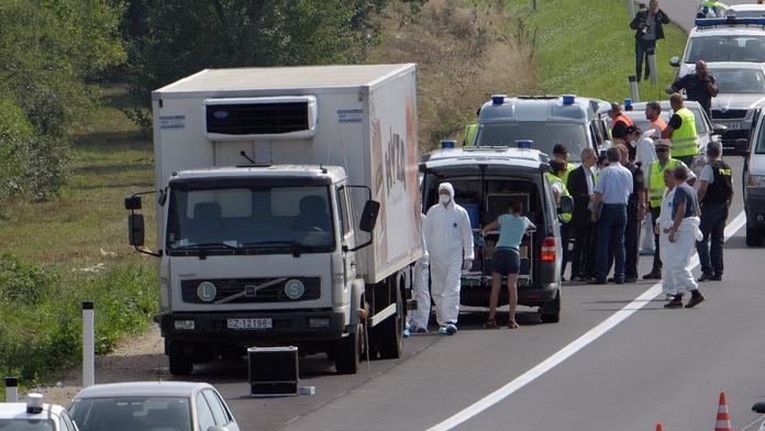 Dodávka převážela v Maďarsku migranty. V autě se tlačilo 26 Syřanů