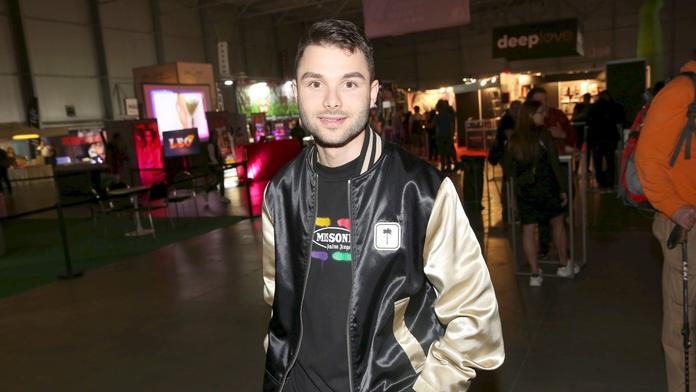 Influencera Kajumiho měla zadržet policie. Případ řeší NCOZ