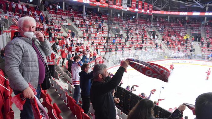 Ukázkový respekt! Fanoušci Třince po titulu vyvolávali jméno soupeře