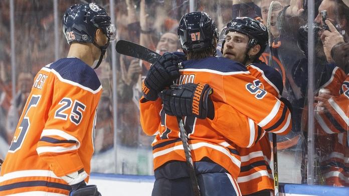 Velká noc německé hvězdy. Leon Draisaitl dal v NHL čtyři góly!
