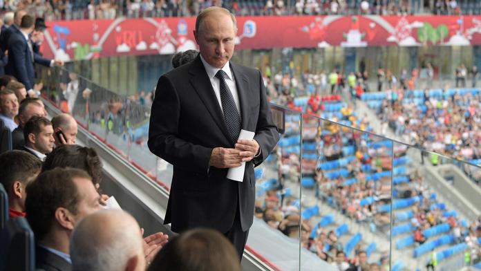Putin se na fotbalu v Rusku zděsil. Projev viděl poloprázdný stadion