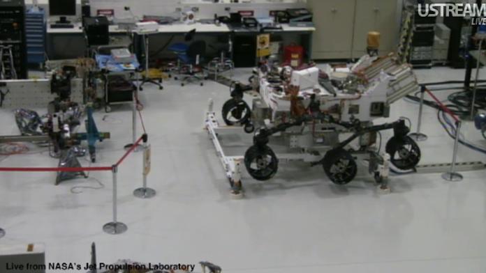 ŽIVÝ PŘENOS: Vědci v NASA staví lunární vozítko. Bude hledat na Marsu život!