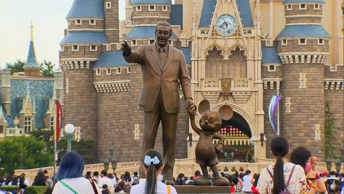 Disneyland pomůže s očkováním na covid-19, odbaví tisíce lidí denně