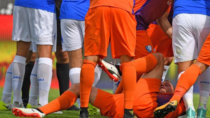 Tenhle borec zaslouží potlesk: Nařízenou penaltu sám hráč odmítl!