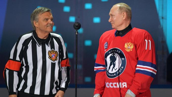 Bývalý prezident IIHF získal ruské občanství. Rovnou se zapojil do byznysu