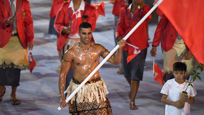Dámy pozor! Na zimní olympiádu míří naolejovaný svalovec z Ria