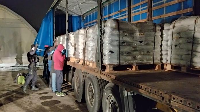 Další migranti v kamionu. Jeden z nich měl pozitivní test na covid-19