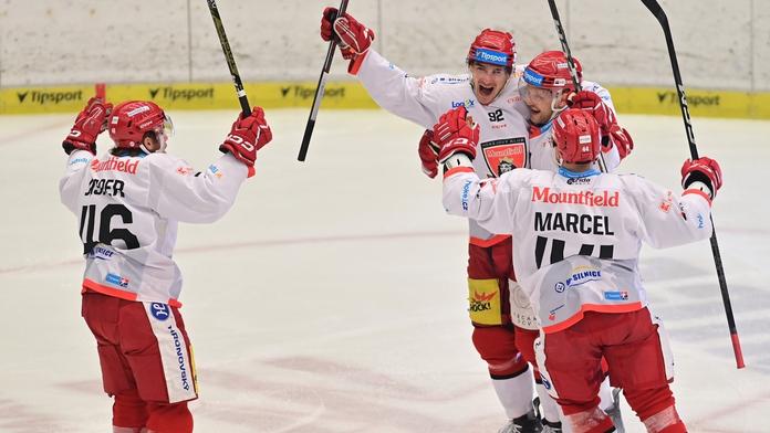 Velké východočeské výhry. Hradec udolal Spartu, radují se i Pardubice