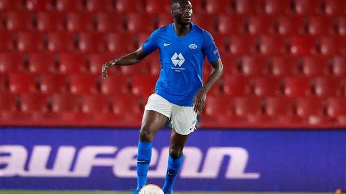 Slavia na lovu v Norsku. Do týmu by mohl přijít šikovný stoper z Molde
