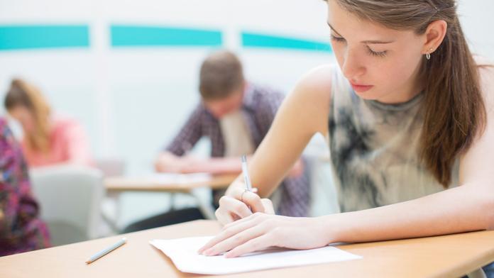 Zvládli byste letošní maturitu? Vyzkoušejte si to! TESTY A ŘEŠENÍ