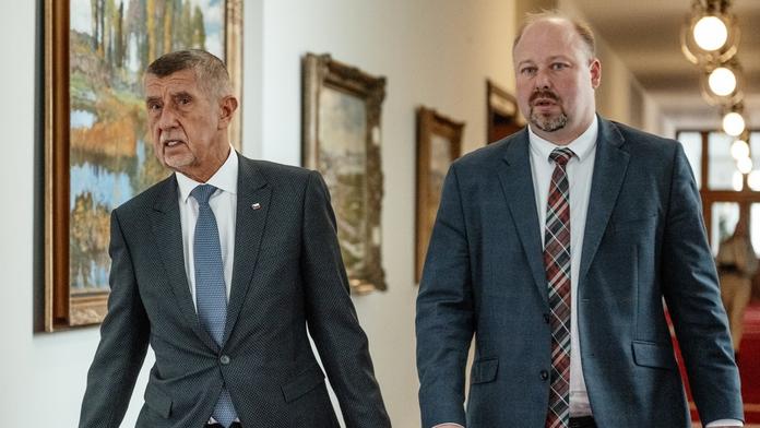 Vláda znovu neuspěla u Ústavního soudu. Nevyslyšel její stížnost