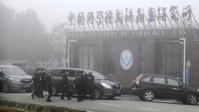 Tým WHO prohledával laboratoř ve Wu-chanu. Pátral po původu covidu